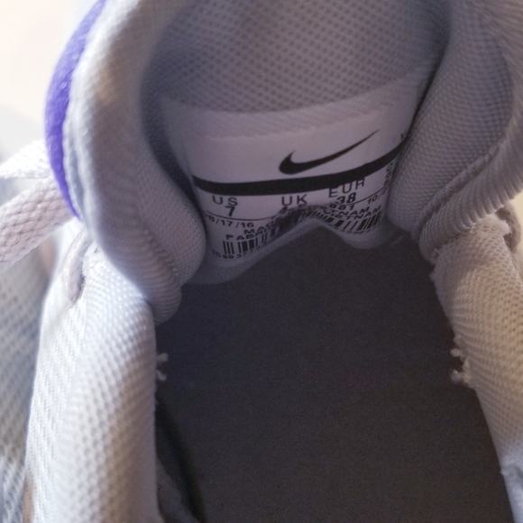 Nike Air Max Siren Like New! - Picture 9 of 10